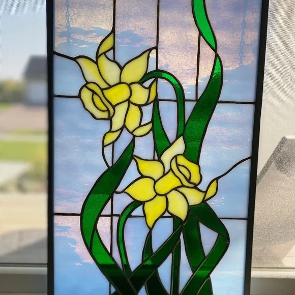 Vintage Daffodil / Narcissus Stained Glass - flower, March - Picture 9 of 9